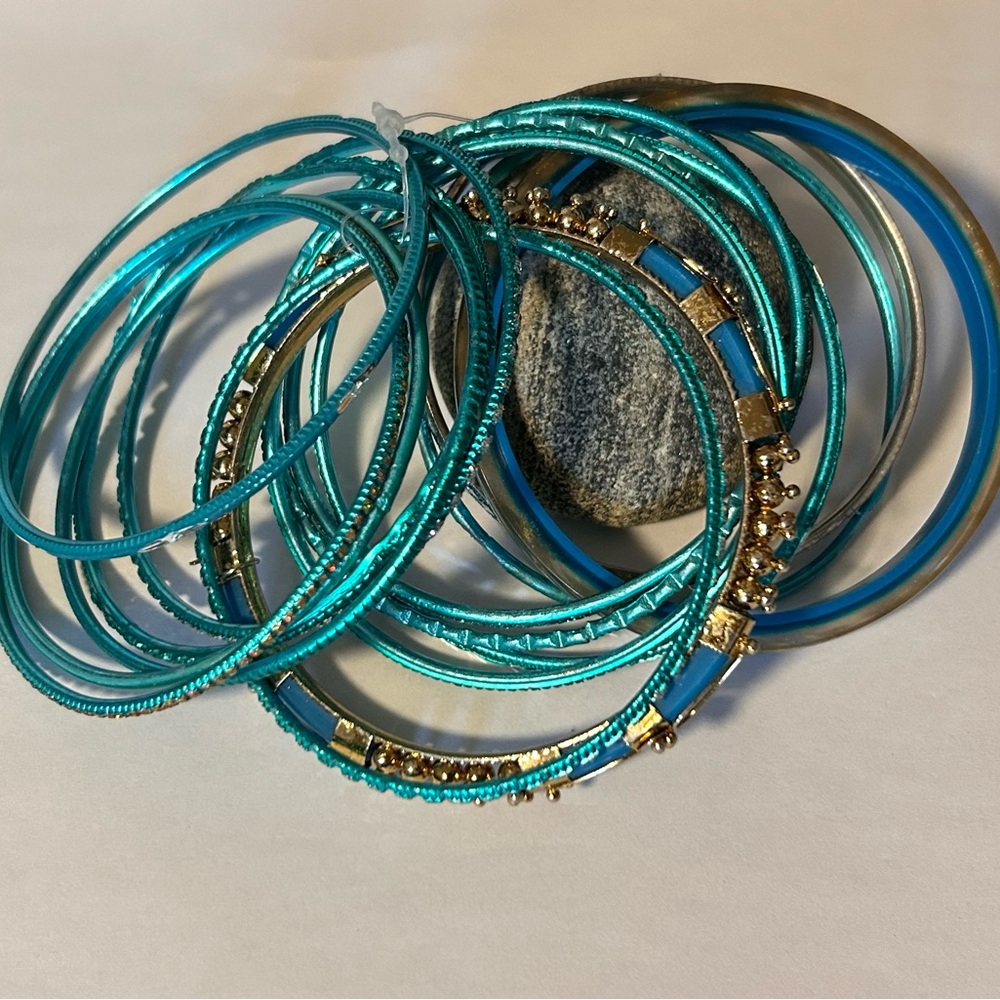 Ethnic Design Multi Bangle Set - Picture 2 of 4
